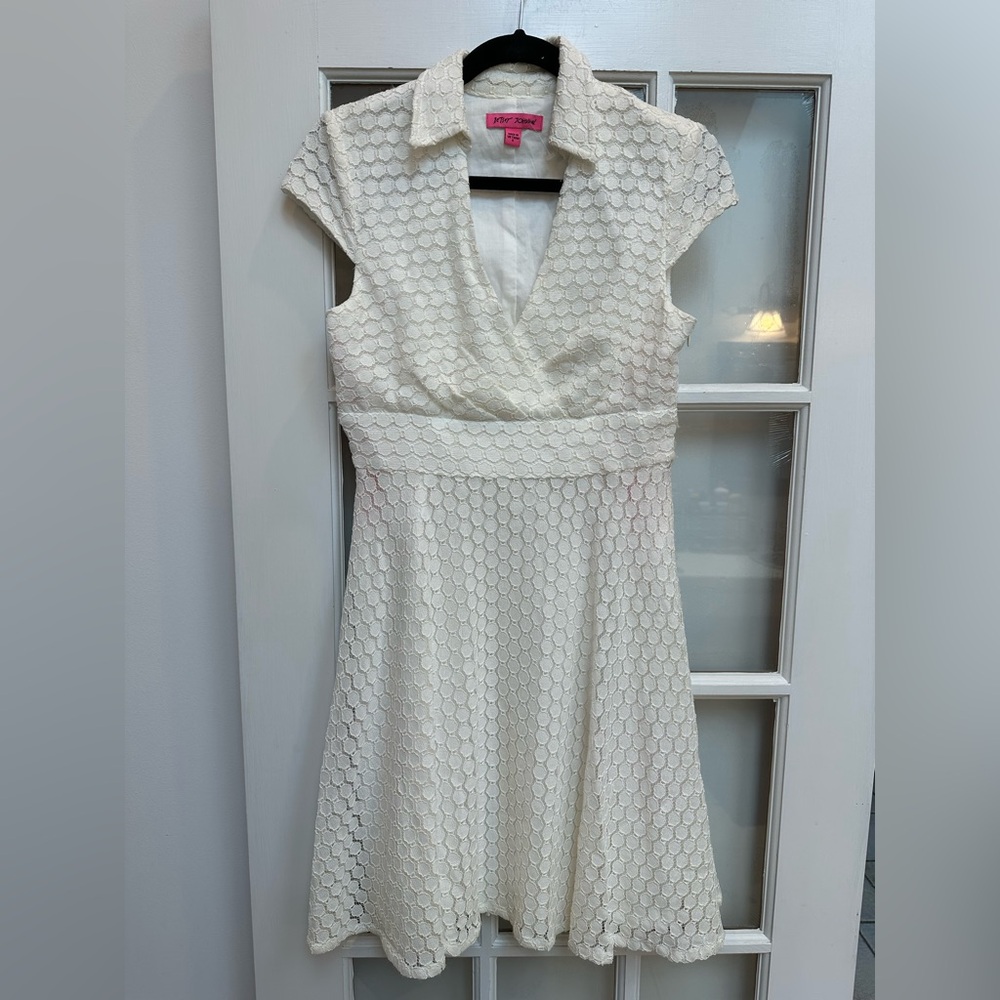 Betsey Johnson Cream Lace Overlay Bohemian Chic Coastal Mini Dress Size 6 Small